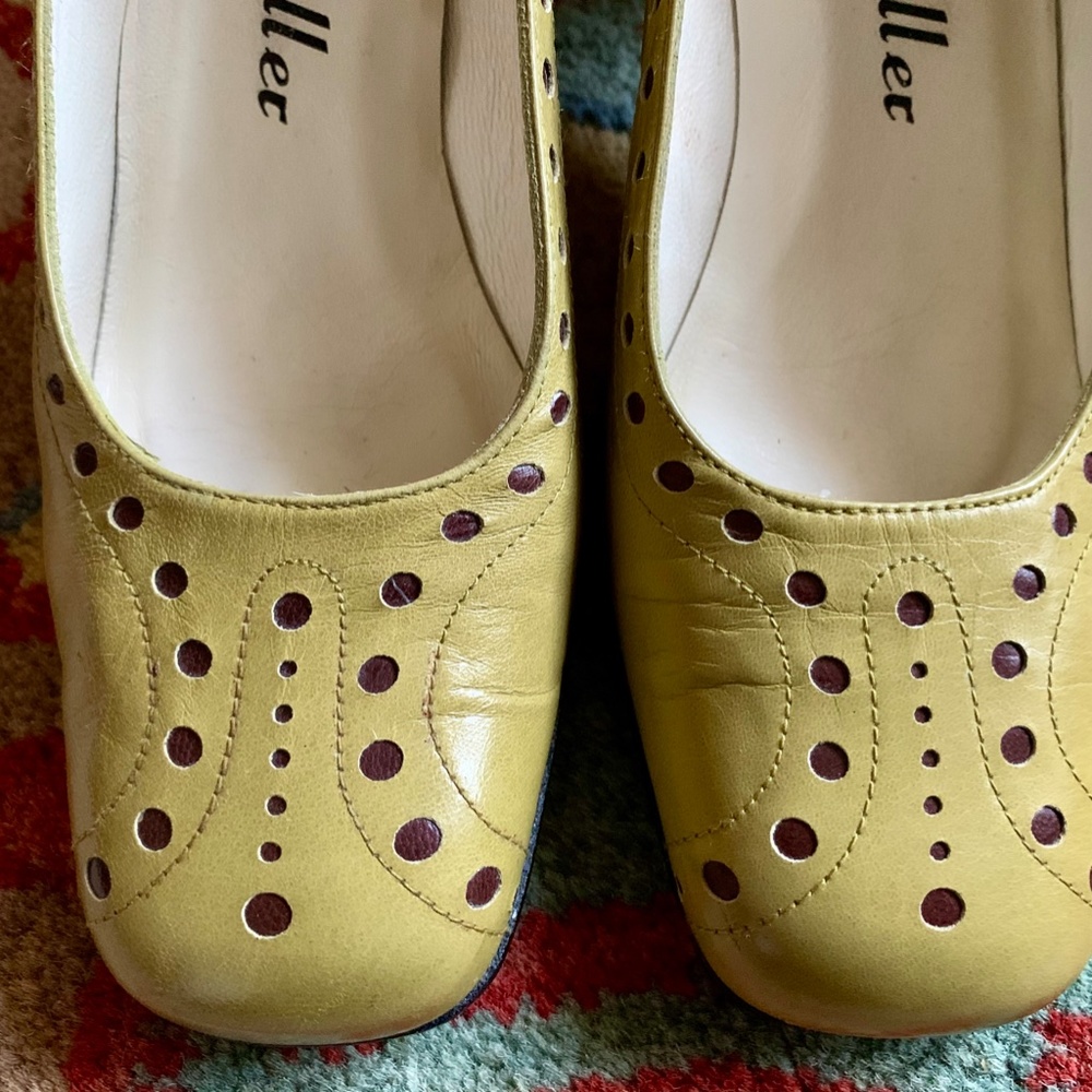 Bettye Muller Olive/Brown Vintage Inspired Heels